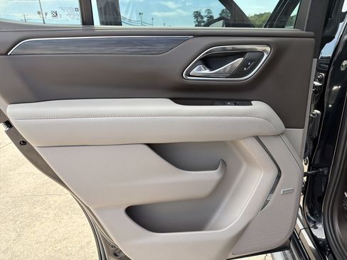 Used 2023 GMC Yukon SLT RWD image 23
