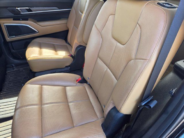 Used 2022 Kia Telluride SX w/ Nightfall Edition Package AWD/4WD image 12