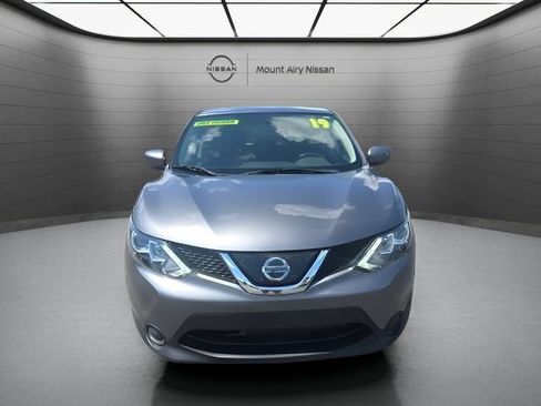Used 2019 Nissan Rogue Sport S w/ Appearance Package AWD/4WD image 1