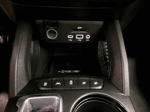 Used 2023 Chevrolet TrailBlazer RS w/ Technology Package FWD image 27