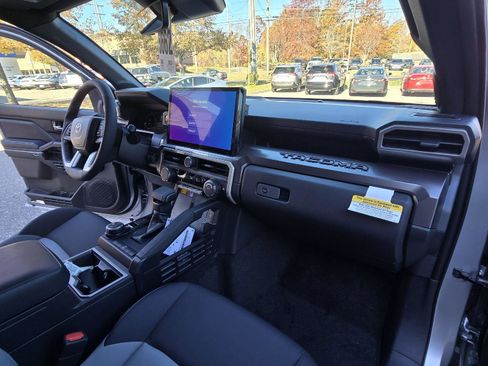 New 2025 Toyota Tacoma TRD Off-Road image 15