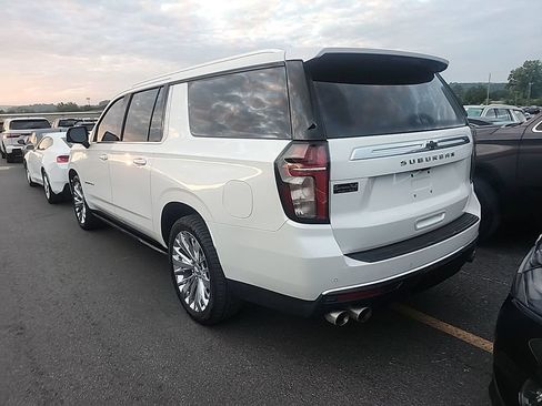Used 2021 Chevrolet Suburban High Country AWD/4WD image 3