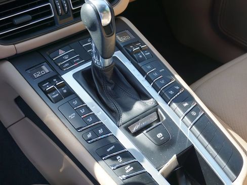 Used 2021 Porsche Macan S AWD/4WD image 22