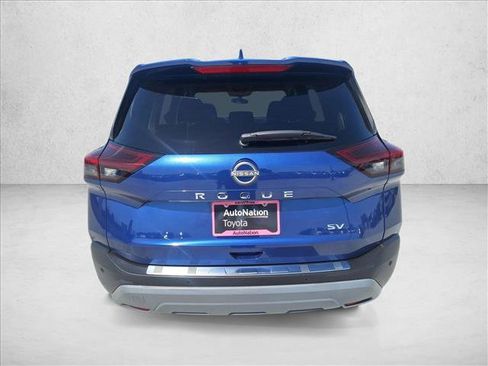Used 2023 Nissan Rogue SV FWD image 6