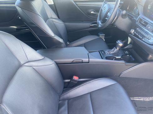 Used 2023 Lexus ES 350 w/ Accessory Package (Z1) image 11