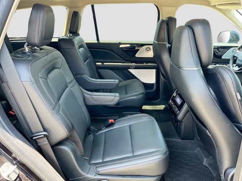 Used 2023 Lincoln Aviator Reserve w/ Equipment Group 201A RWD image 30