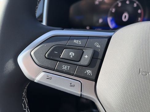 New 2026 Volkswagen Taos SE image 22