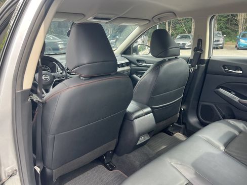 Used 2024 Nissan Altima 2.5 SR FWD image 18