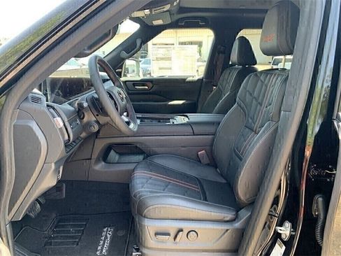 New 2025 Nissan Armada PRO-4X w/ Pro-4X Premium Package image 17