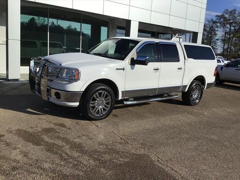 Used 2007 Lincoln Mark LT 4x4 image 3