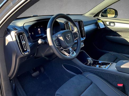 New 2026 Volvo XC40 B5 Ultra w/ Climate Package image 7