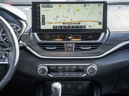 Used 2023 Nissan Altima 2.5 SV w/ SV Premium Package image 20