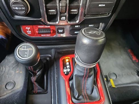 Used 2019 Jeep Wrangler Unlimited Rubicon AWD/4WD image 13