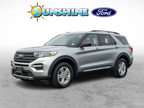 Certified 2024 Ford Explorer XLT w/ Equipment Group 202A image 3