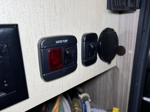 Used 2021 RAM ProMaster 3500 w/ Convenience Group image 59