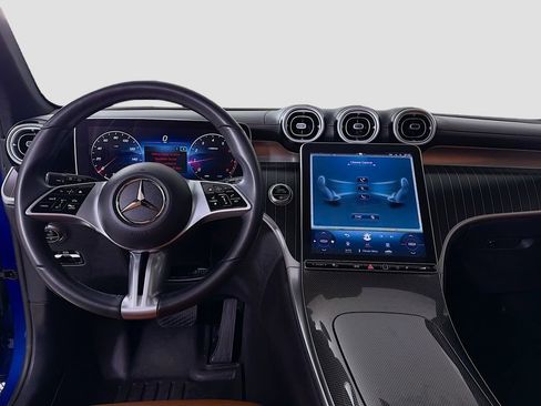 Used 2023 Mercedes-Benz GLC 300 image 27