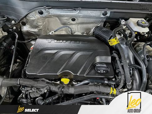 Used 2024 Chevrolet Trax LS w/ LS Convenience Package FWD image 31
