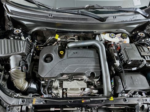 Used 2024 Chevrolet Equinox LT image 32