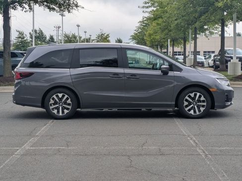 Used 2026 Honda Odyssey EX-L image 4