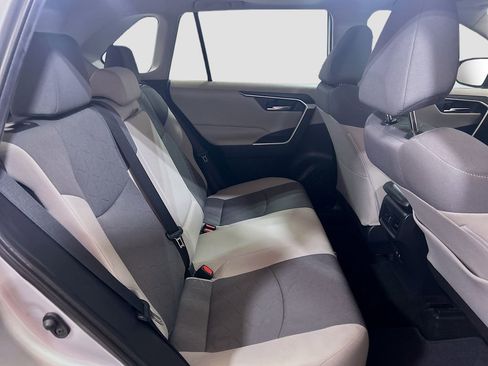 Used 2020 Toyota RAV4 XLE w/ Convenience Package FWD image 24
