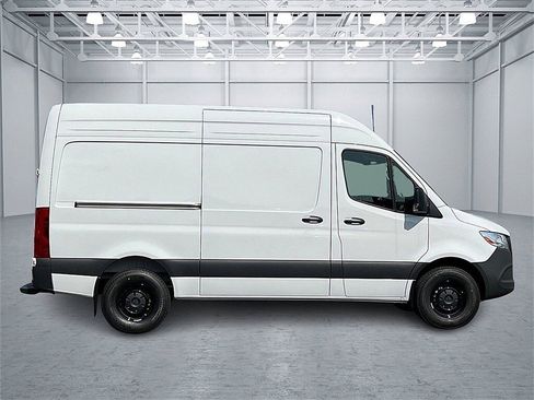 New 2025 Mercedes-Benz Sprinter 2500 image 4