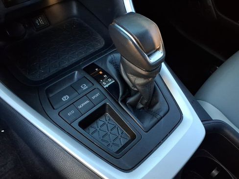 Used 2023 Toyota RAV4 XLE Premium image 22