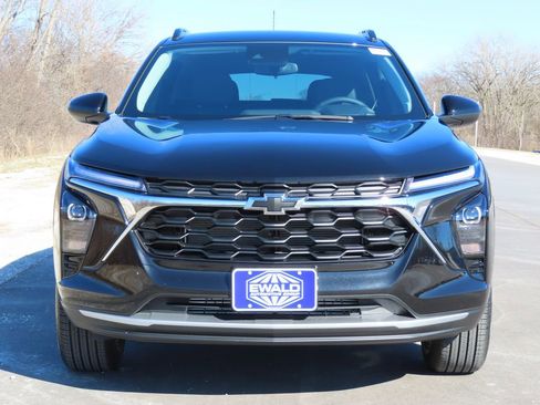 New 2026 Chevrolet Trax LT w/ LT Convenience Package FWD image 15