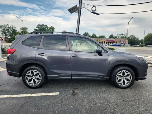 Used 2023 Subaru Forester Premium AWD/4WD image 7