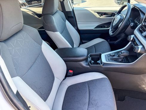 Used 2020 Toyota RAV4 XLE w/ Convenience Package AWD/4WD image 14