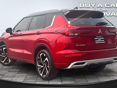 Used 2024 Mitsubishi Outlander SEL AWD/4WD image 2