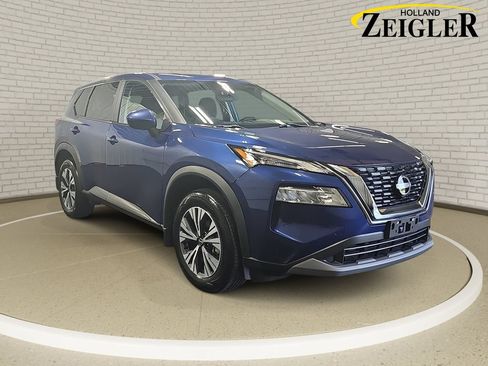 Certified 2023 Nissan Rogue SV AWD/4WD image 3