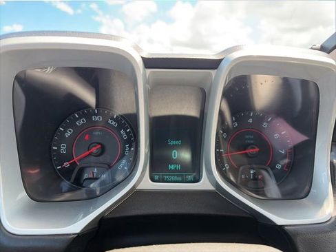 Used 2015 Chevrolet Camaro LT RWD image 10