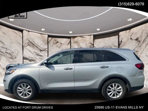 Used 2020 Kia Sorento AWD V6 image 6
