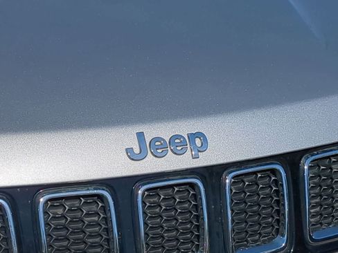 Certified 2018 Jeep Compass Limited w/ Navigation Group AWD/4WD image 12