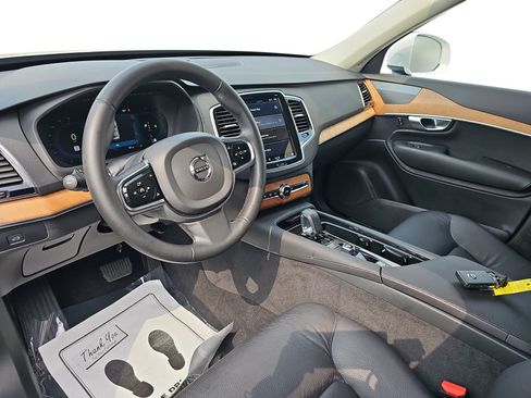 Used 2024 Volvo XC90 B5 Plus w/ Protection Package Premier AWD/4WD image 13