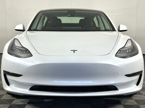 Used 2023 Tesla Model 3 Standard Range image 22