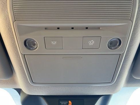 New 2025 Nissan Kicks SR image 19