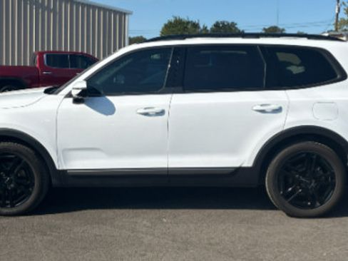 Used 2023 Kia Telluride SX X-Line AWD/4WD image 2