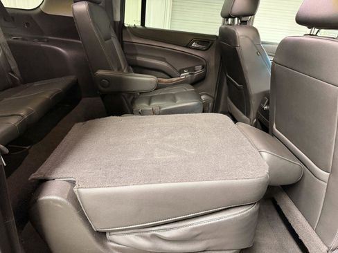 Used 2020 Chevrolet Suburban LT AWD/4WD image 40