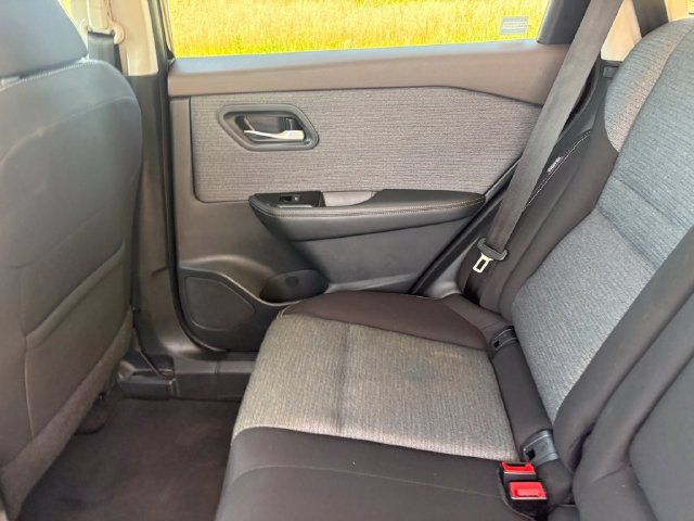 Used 2023 Nissan Rogue SV AWD/4WD image 43