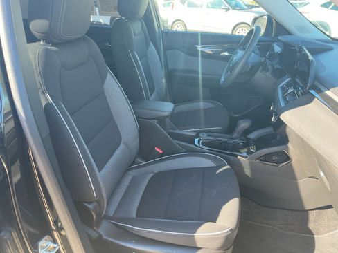 Used 2025 Chevrolet TrailBlazer LT image 37