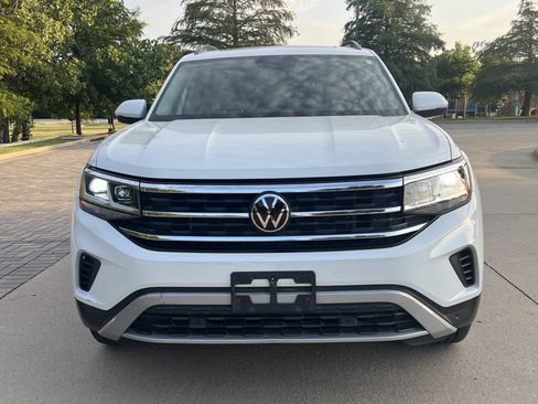 Used 2023 Volkswagen Atlas SE w/ Panoramic Sunroof Package FWD image 3