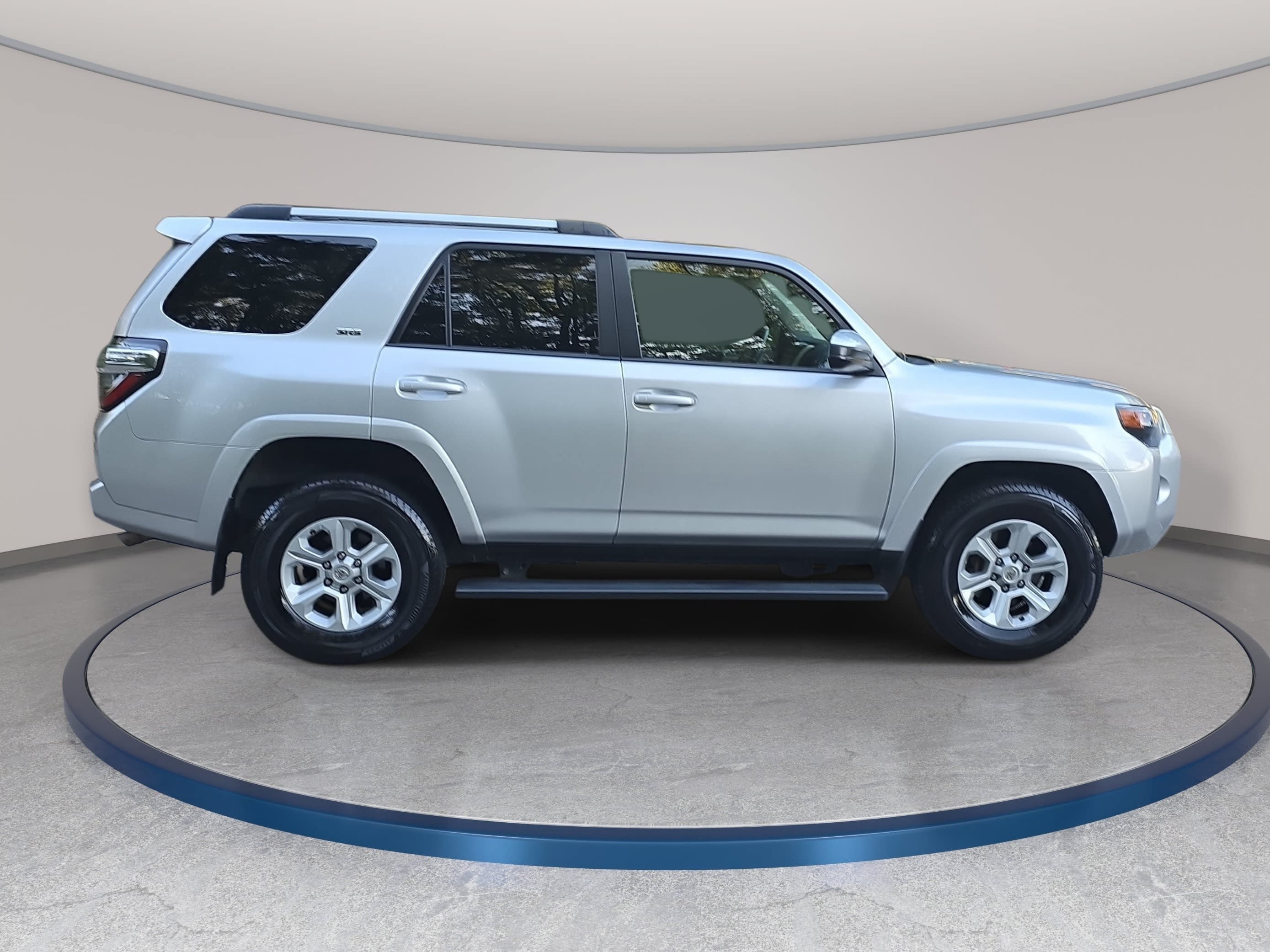 Used 2021 Toyota 4Runner SR5 AWD/4WD image 4