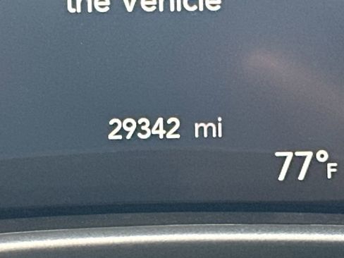 Used 2023 Chrysler Pacifica Touring-L image 28