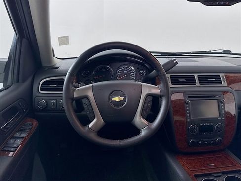 Used 2013 Chevrolet Avalanche LTZ image 24