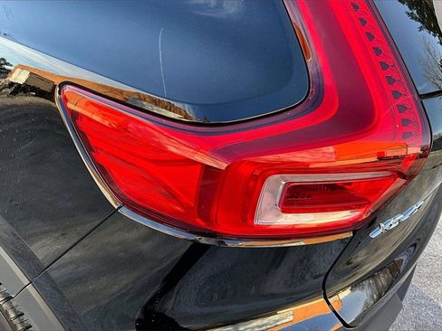 Certified 2026 Volvo XC40 B5 Plus w/ Protection Package Premier image 22