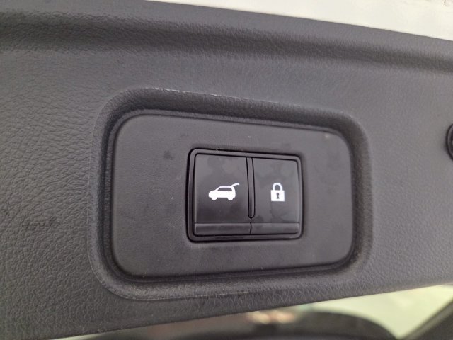 Used 2024 Nissan Pathfinder Platinum AWD/4WD image 16