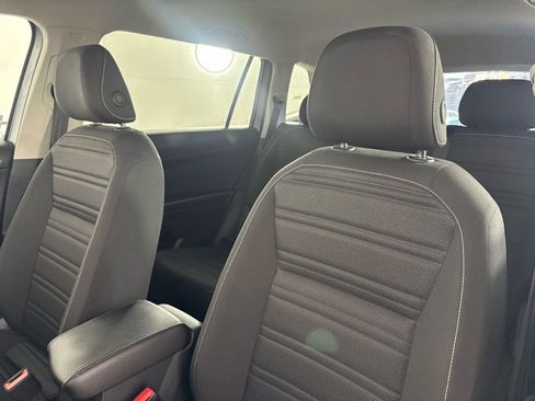 Used 2024 Volkswagen Tiguan S image 9