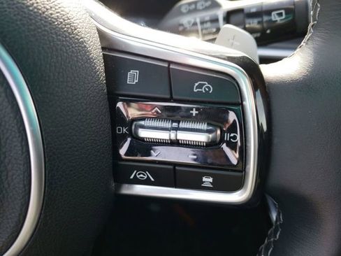 Used 2025 Kia Sorento SX Prestige image 12