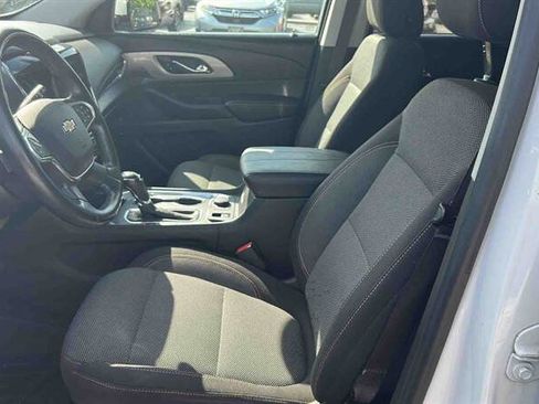 Used 2018 Chevrolet Traverse LT FWD image 16